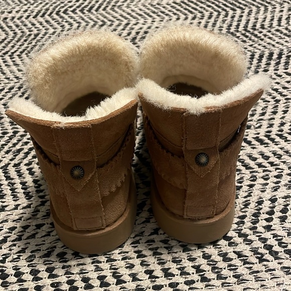 Ugg McKay Mini - Picture 2 of 5